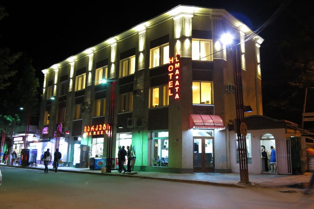 Alma-Ata Hotel Borjomi ภายนอก รูปภาพ